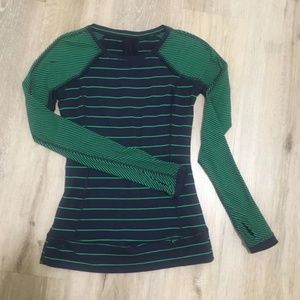 Lululemon top green navy 2/4